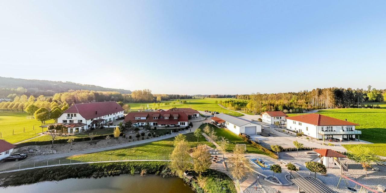 Hotel Hofgut Tiergarten Аулендорф Екстер'єр фото